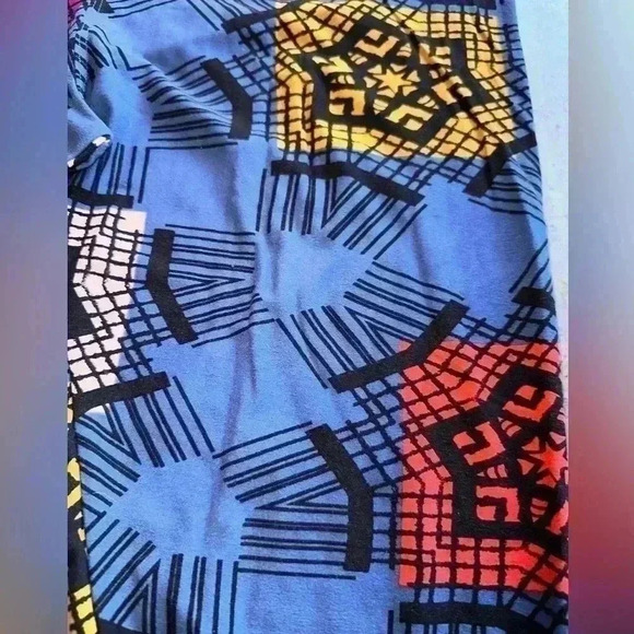 Lularoe TC denim blue leggings with abstract web pattern. NWOT. - Picture 4 of 6